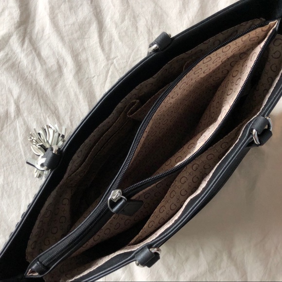 GUESS elite tote - Picture 7 of 8